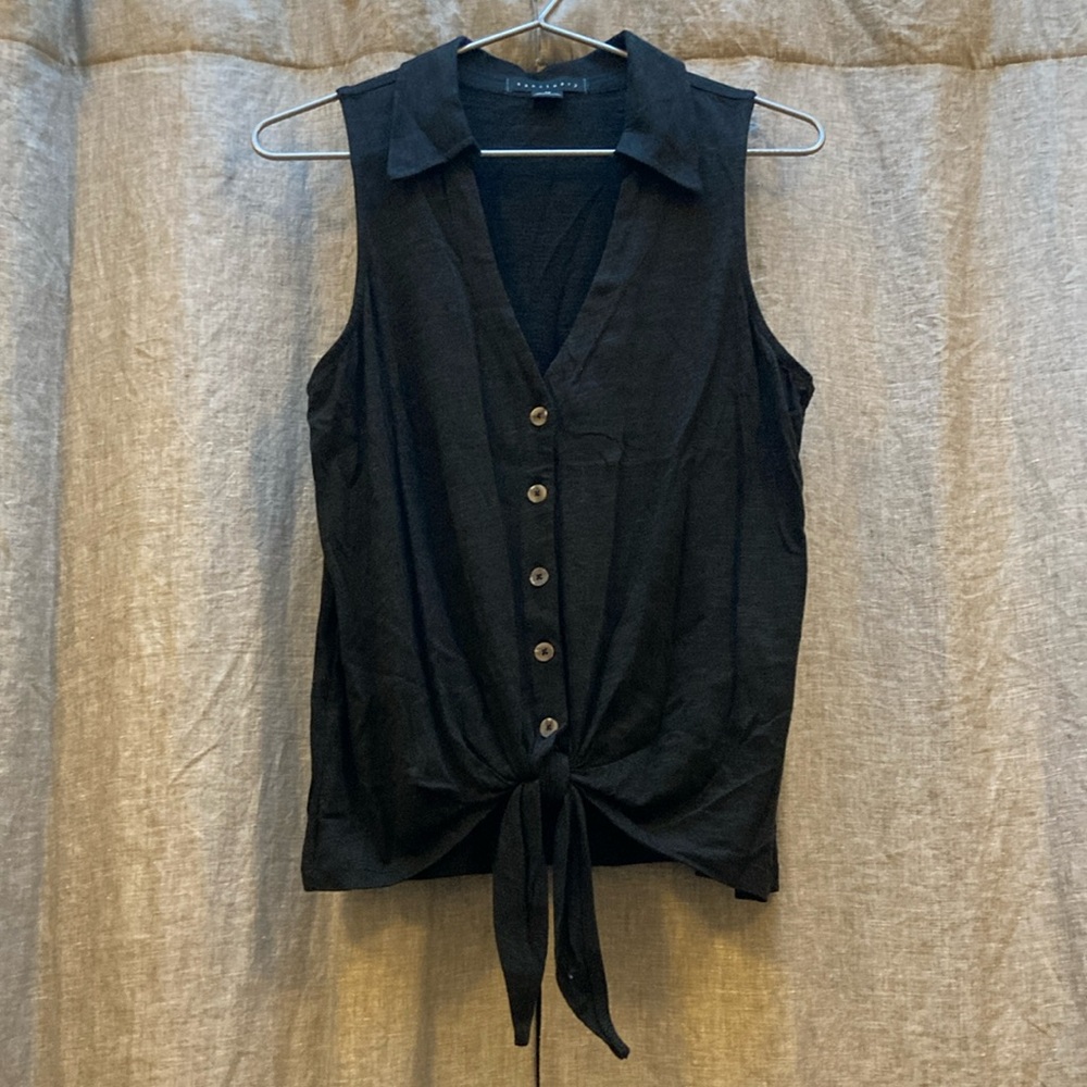 Sanctuary Black V-Neck Sleeveless Tie Front Blouse